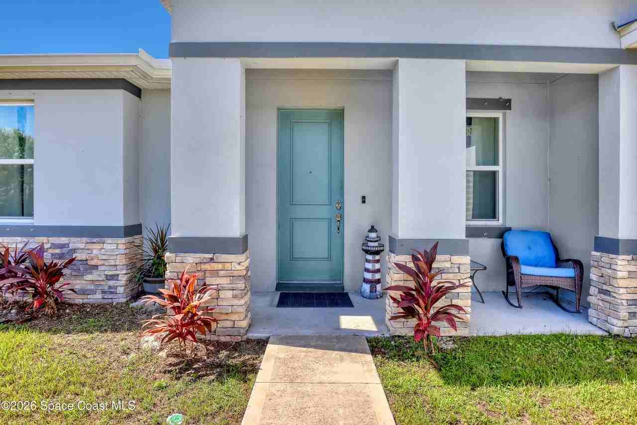 814 Nightengale St Sw - Photo 3 of 44