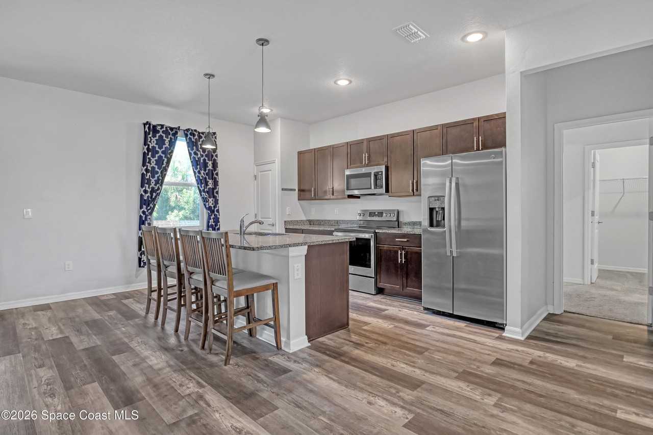 814 Nightengale St Sw - Photo 4 of 44