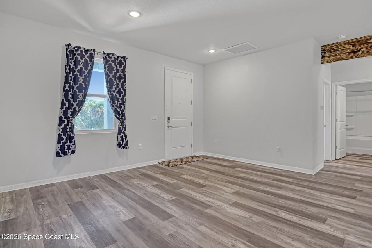 814 Nightengale St Sw - Photo 7 of 44