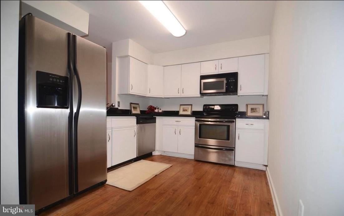 3169 Hawthorne Dr Ne #3169 - Photo 3 of 12