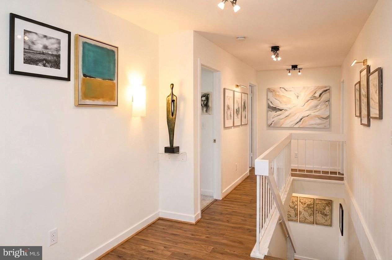 3169 Hawthorne Dr Ne #3169 - Photo 4 of 12