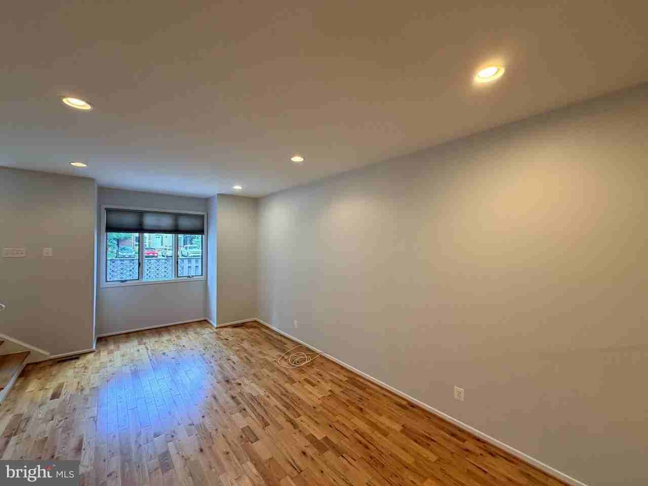 10400 Maywind Ct - Photo 5 of 19