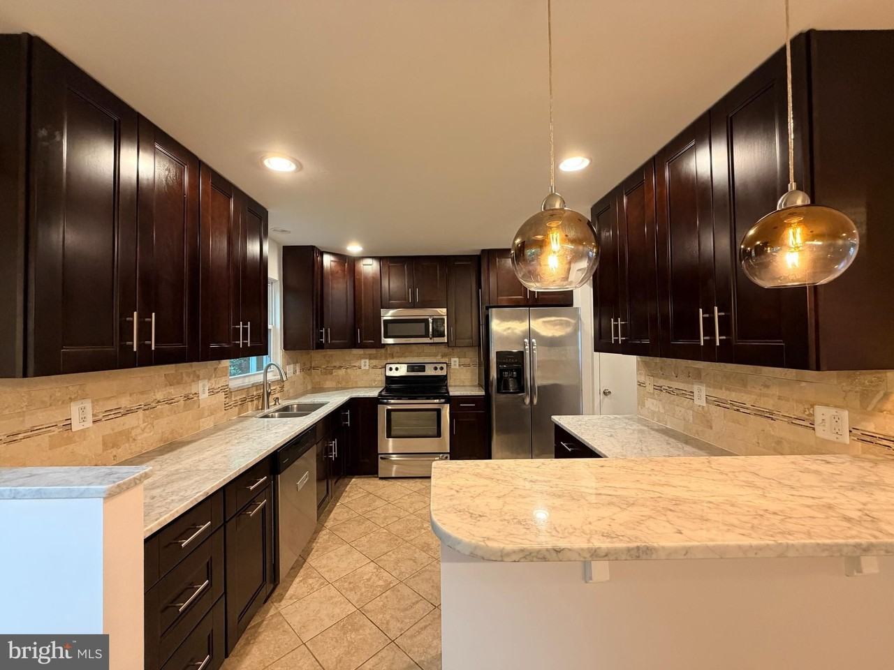 10400 Maywind Ct - Photo 7 of 19