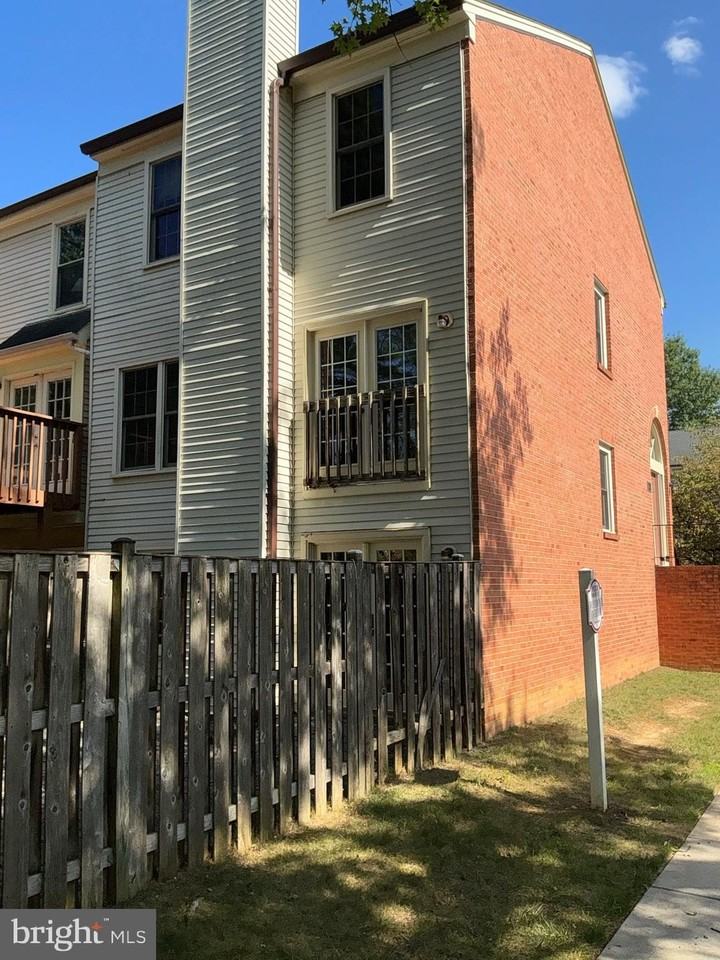 1311 Templeton Pl - Photo 2 of 39