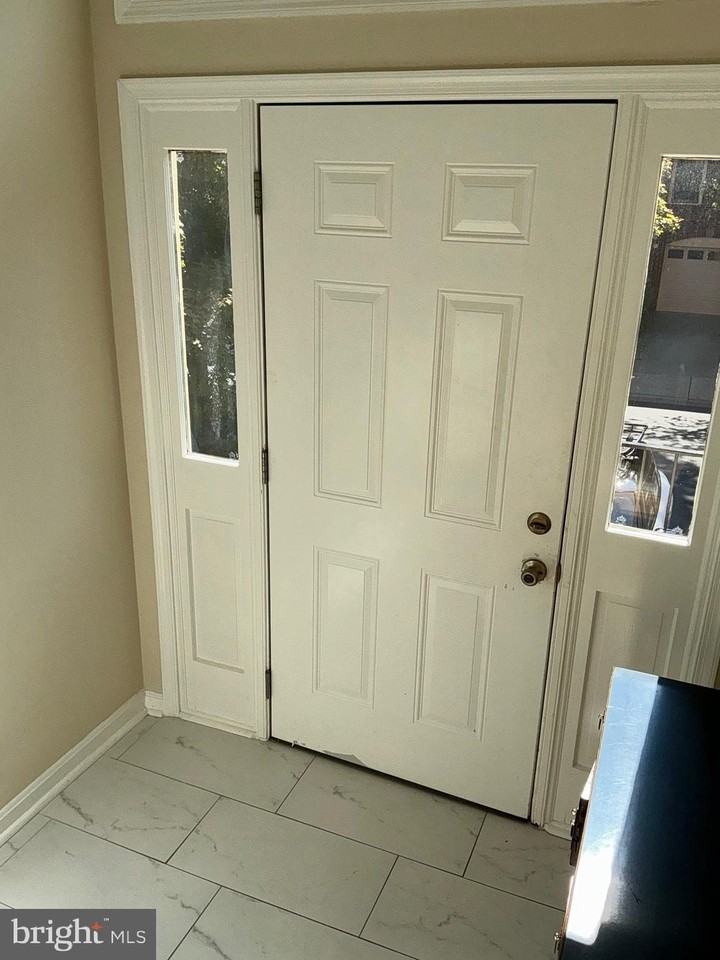 1311 Templeton Pl - Photo 4 of 39