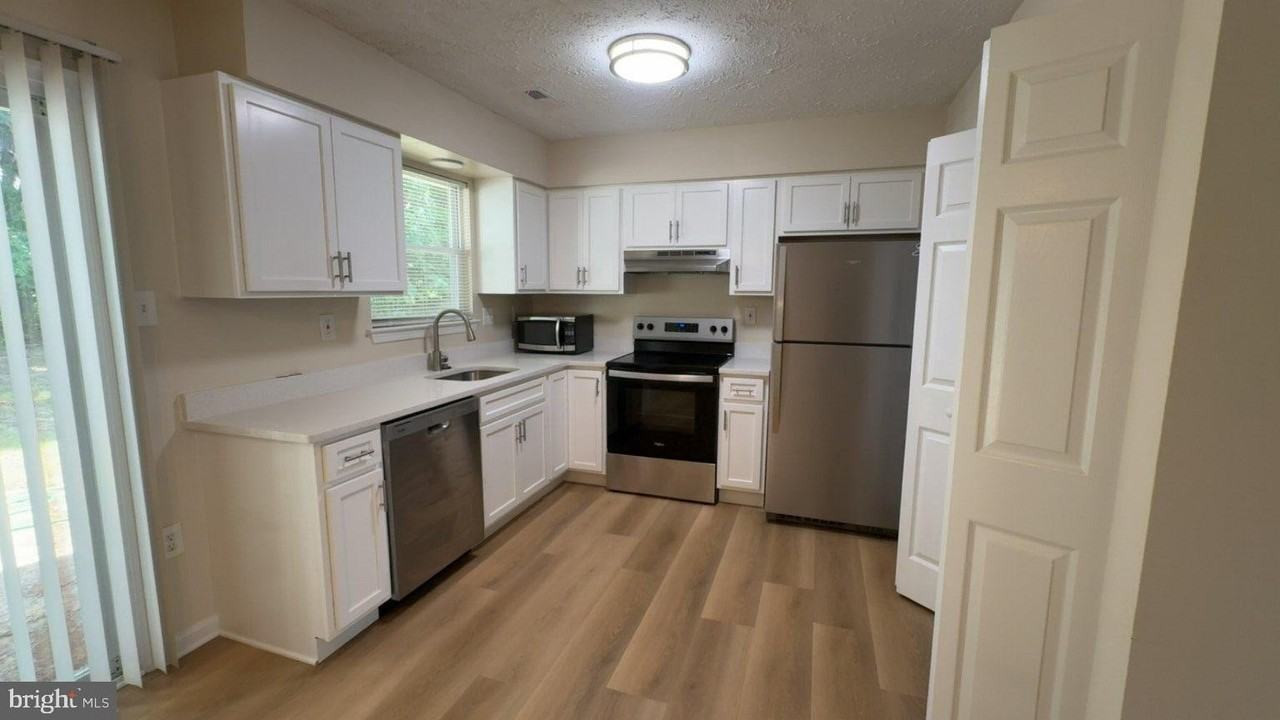 2431 W Rosecroft Village Cir - Photo 2 of 10
