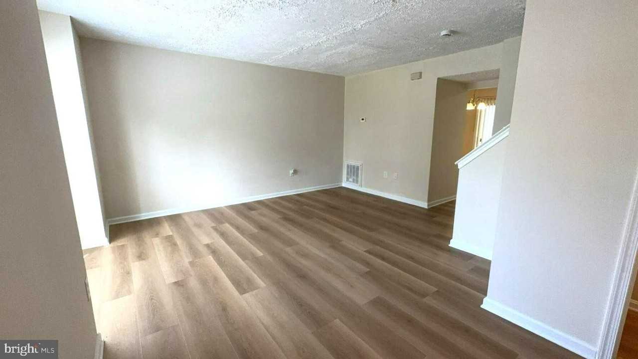 2431 W Rosecroft Village Cir - Photo 5 of 10
