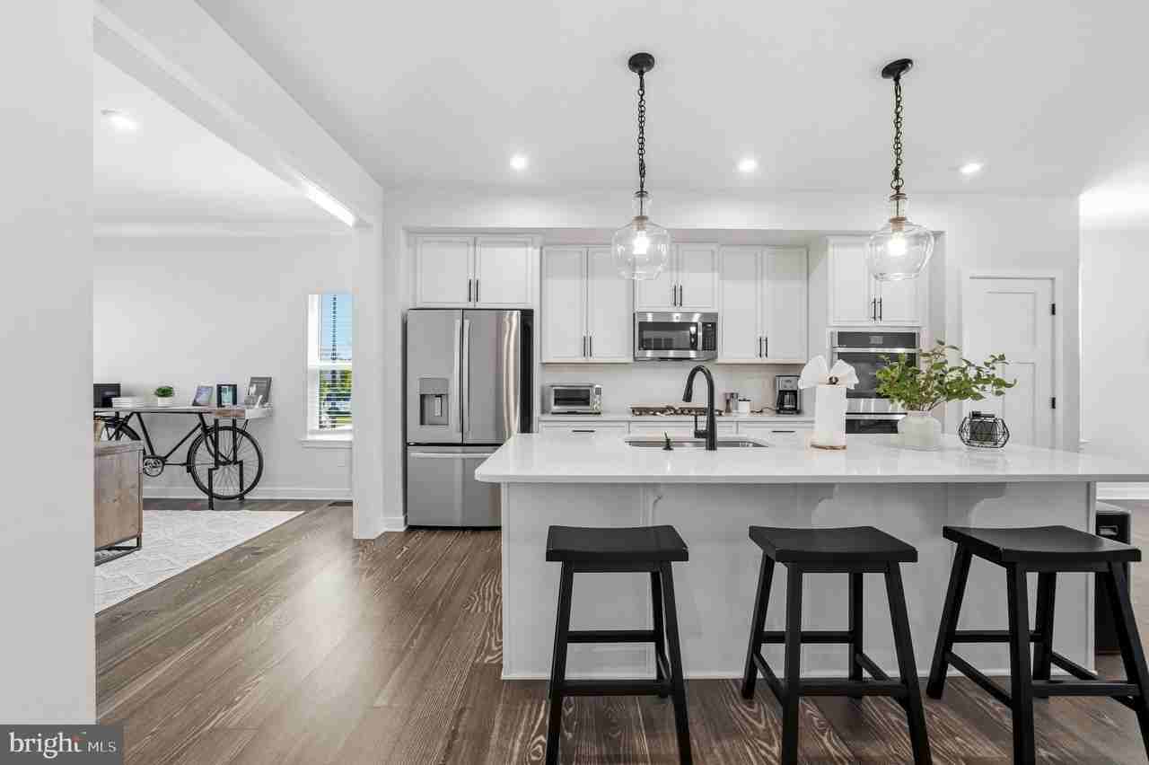 22 Cinnamon Ln - Photo 7 of 38