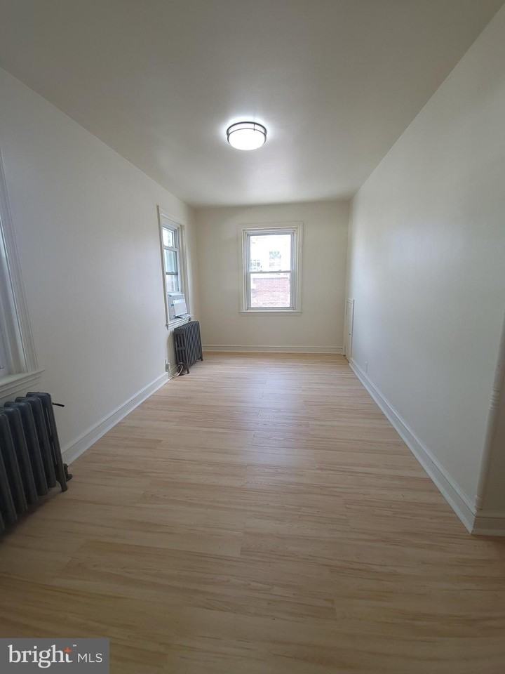 7 W Winona Ave #2 - Photo 3 of 10