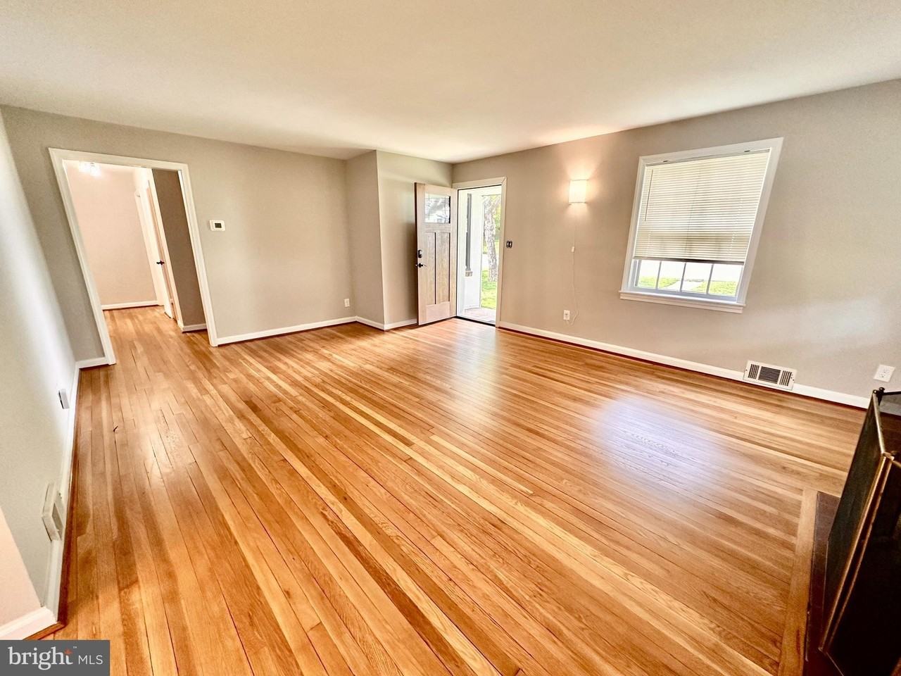 310 Summit Ave - Photo 5 of 21