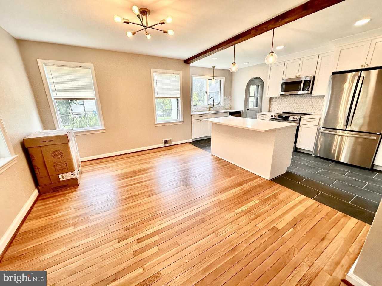 310 Summit Ave - Photo 6 of 21