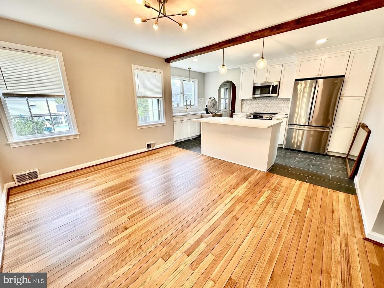 310 Summit Ave - Photo 7 of 21