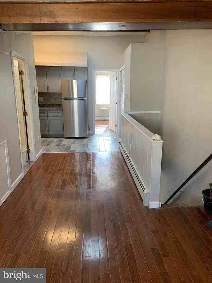 913 Washington Ave #3 - Photo 2 of 8