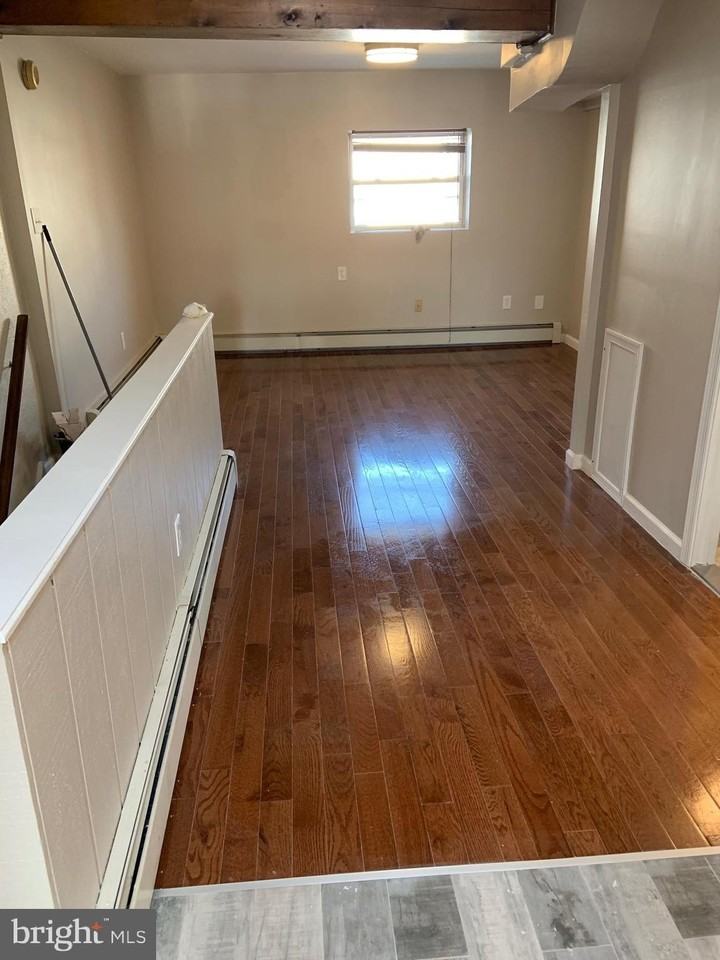 913 Washington Ave #3 - Photo 3 of 8