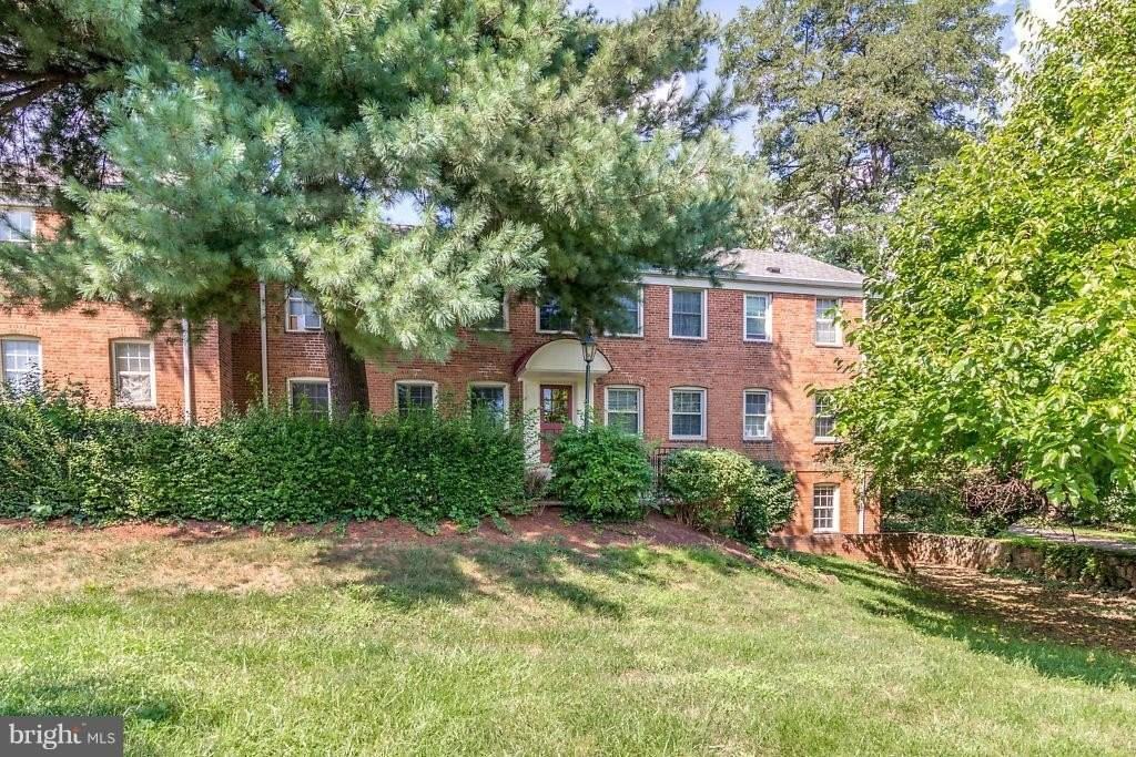 2401 Arlington Blvd #102B - Photo 3 of 28