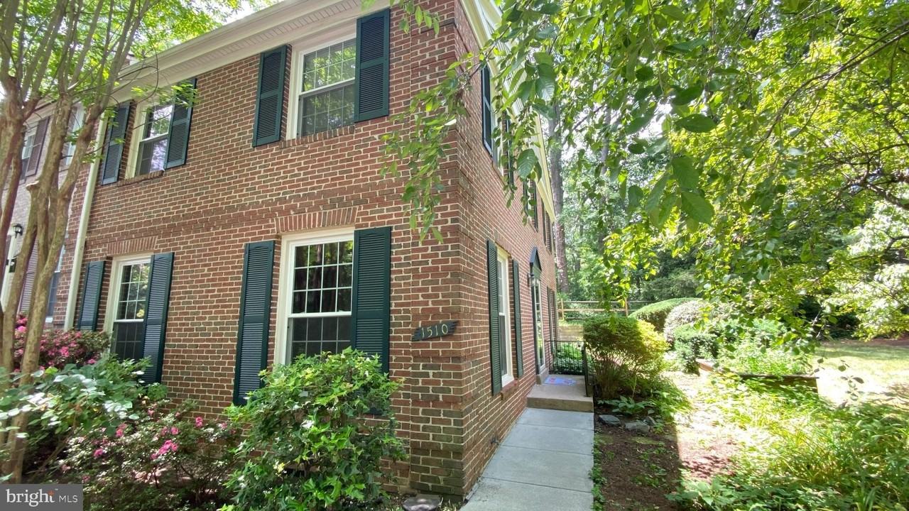 1510 Chatham Colony Ct - Photo 2 of 27