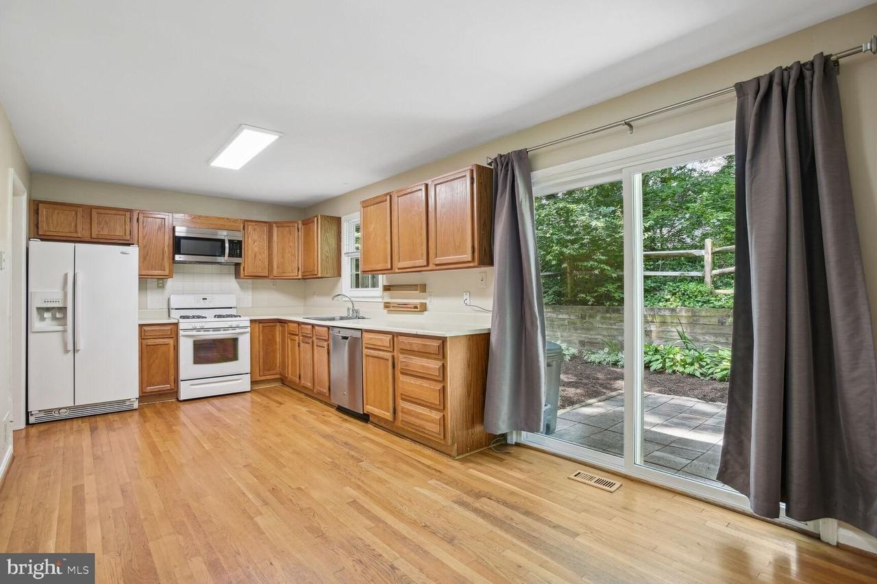 1510 Chatham Colony Ct - Photo 7 of 27