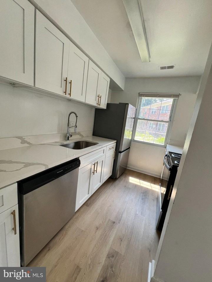 9737 Hagel Cir #48A - Photo 4 of 8