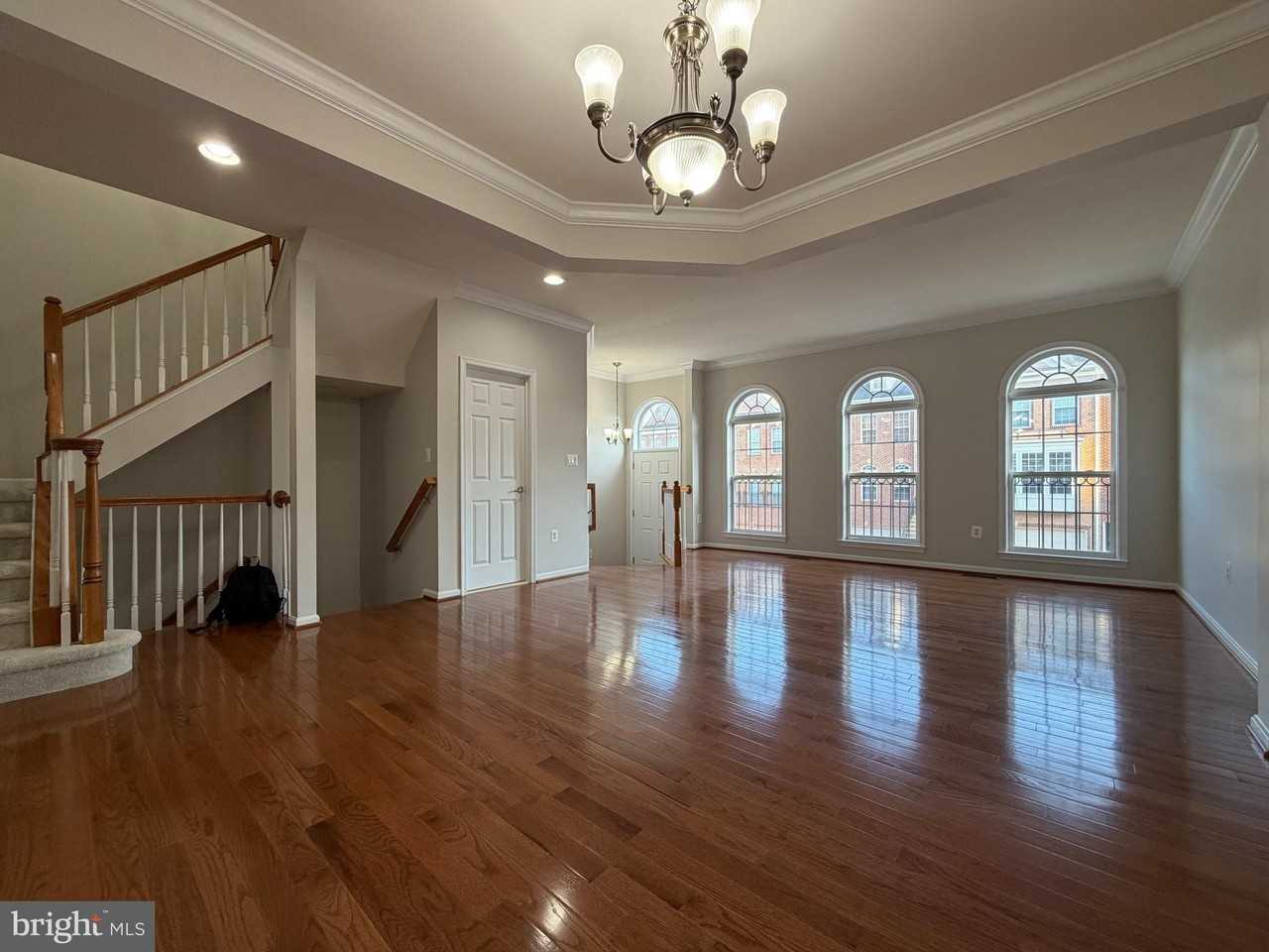 5669 Faircloth Ct - Photo 3 of 36