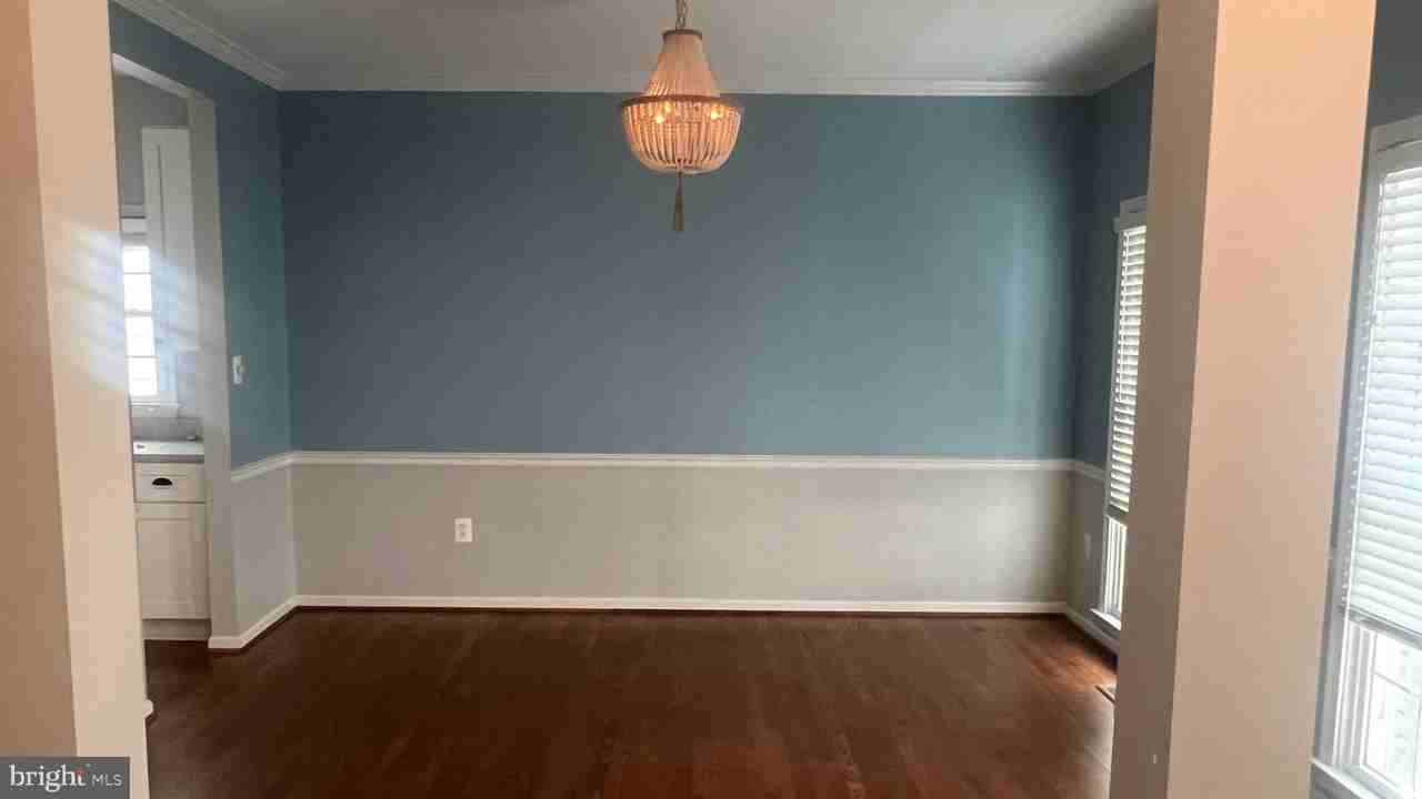 20409 Plainfield St - Photo 6 of 15