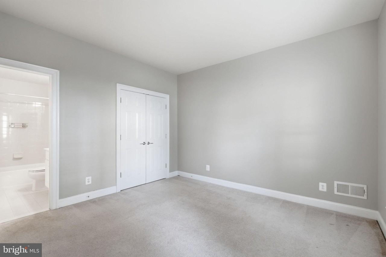 14656 Crossfield Way - Photo 4 of 23