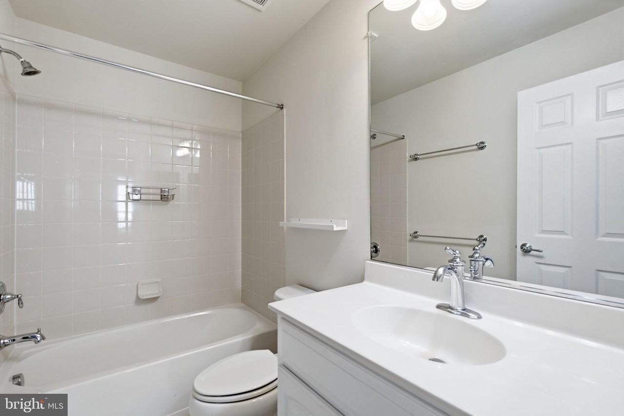 14656 Crossfield Way - Photo 5 of 23