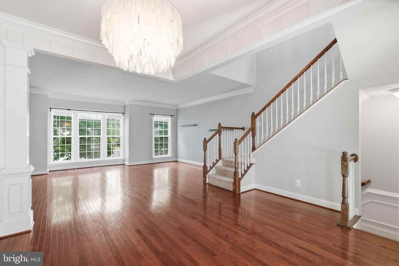 14656 Crossfield Way - Photo 7 of 23