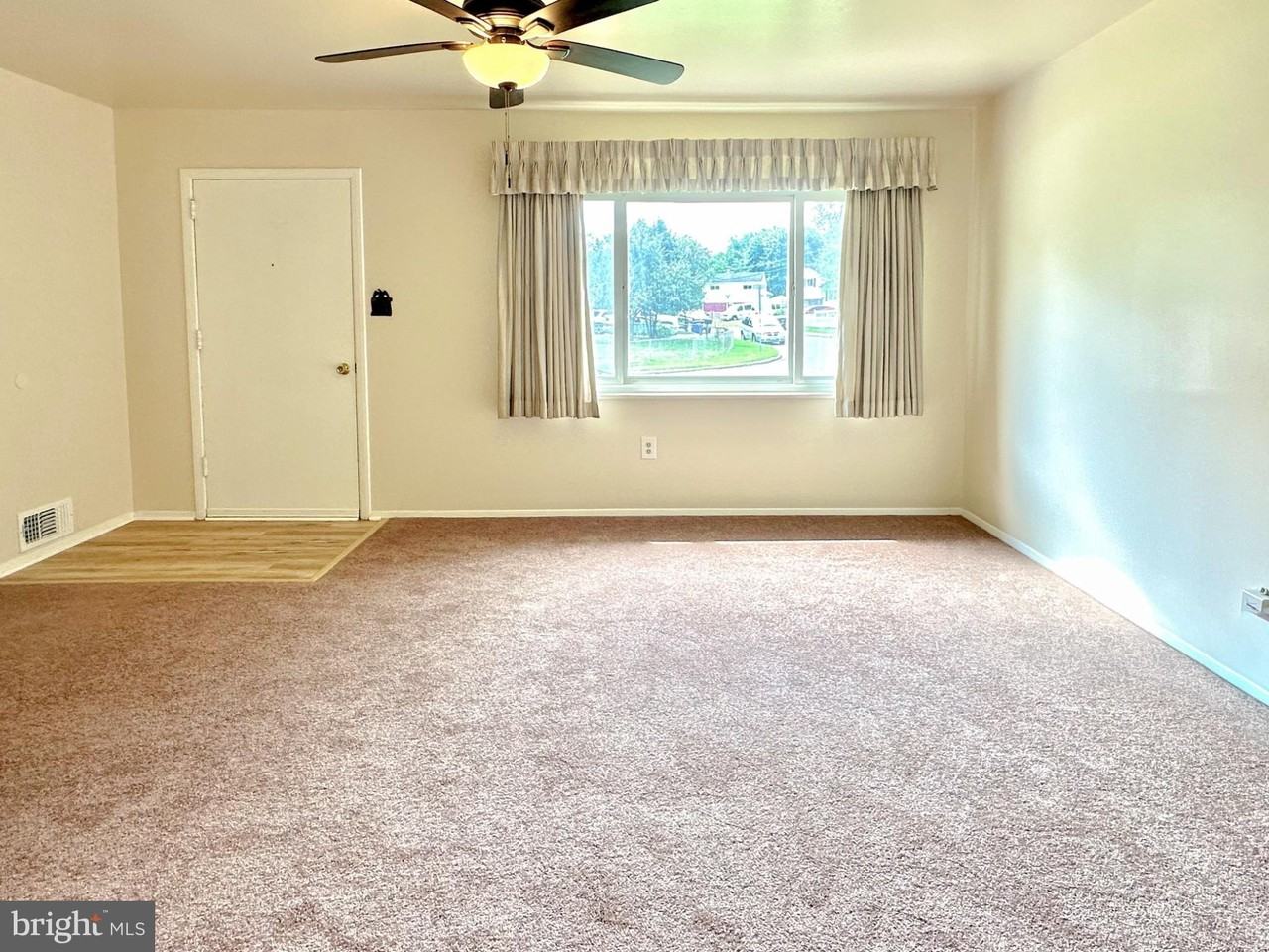 1406 Hylton Ave - Photo 4 of 21