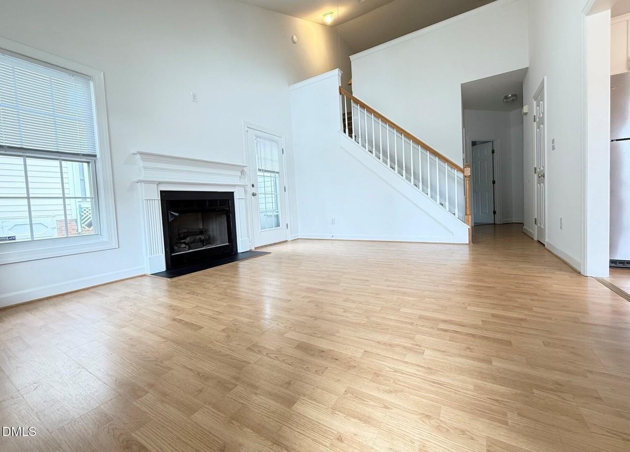 2701 Sterling Park Dr - Photo 2 of 28