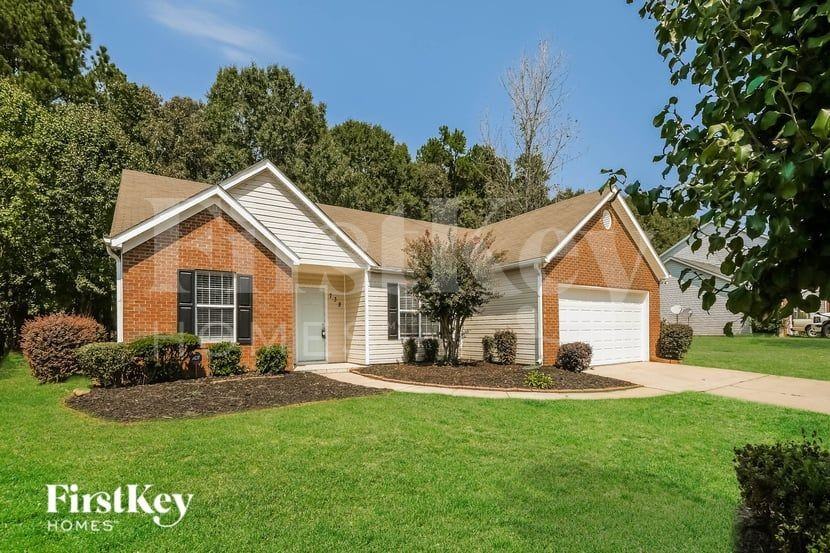 738 Baskins Cir - Photo 2 of 19