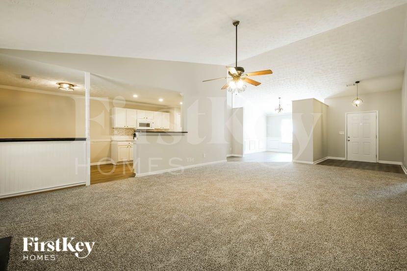 738 Baskins Cir - Photo 3 of 19