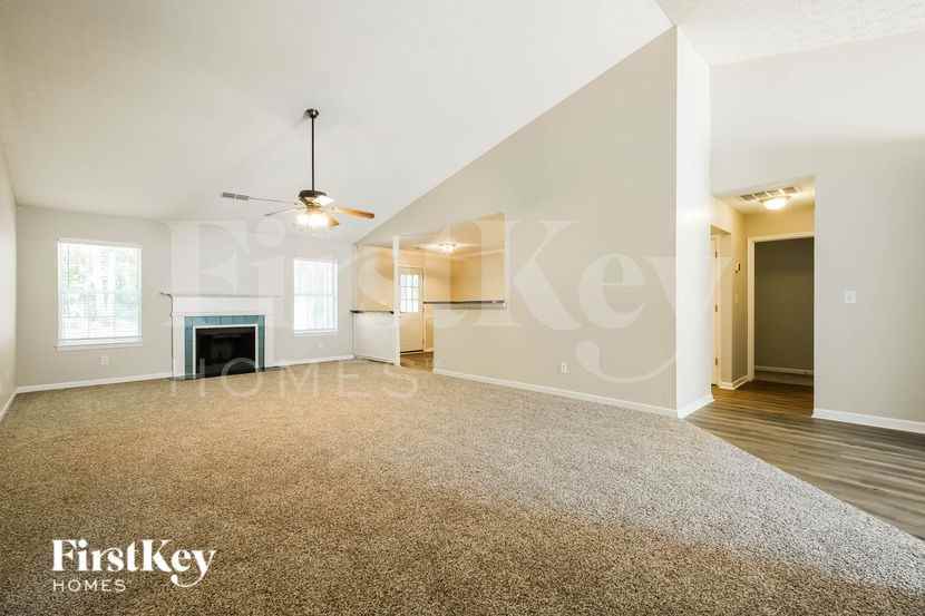738 Baskins Cir - Photo 4 of 19