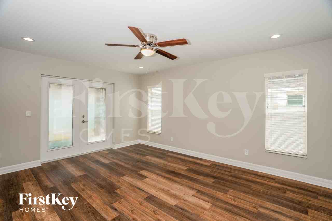 6901 Jarvis Rd - Photo 3 of 15
