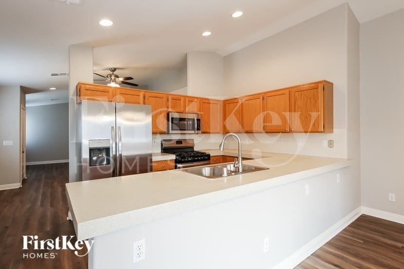 9012 Iron Hitch Ave - Photo 6 of 15