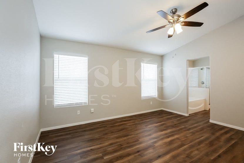 9012 Iron Hitch Ave - Photo 7 of 15