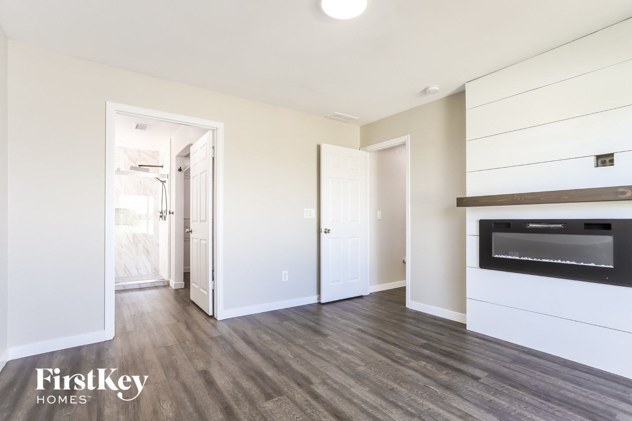 5569 Jebel Ct - Photo 3 of 15