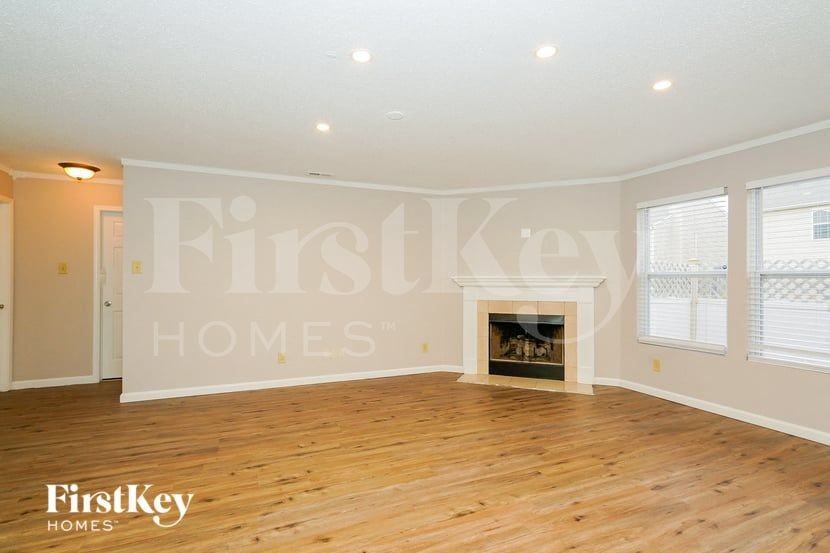 8410 Wanda Lake Dr - Photo 2 of 15