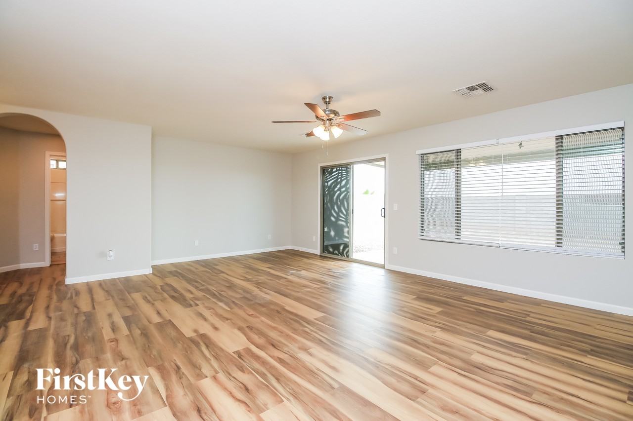 4115 E Lambeth Pl - Photo 4 of 15
