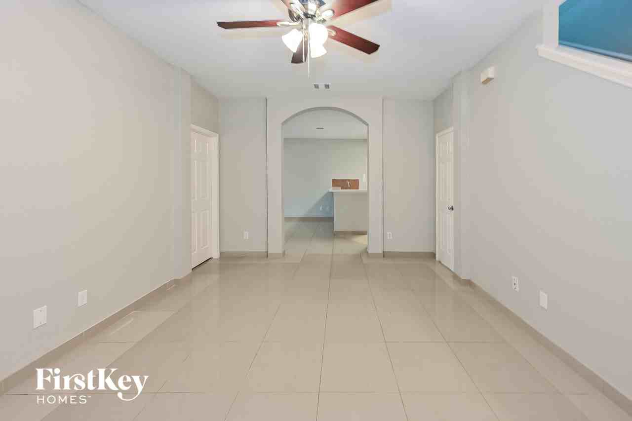 6341 Settlers Square Ln - Photo 7 of 15
