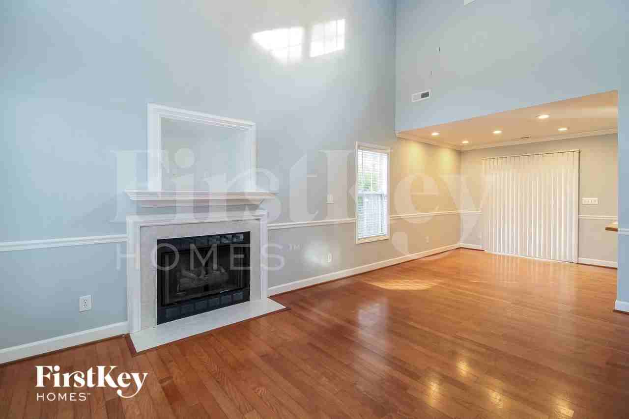 3974 Leinbach Dr - Photo 3 of 15