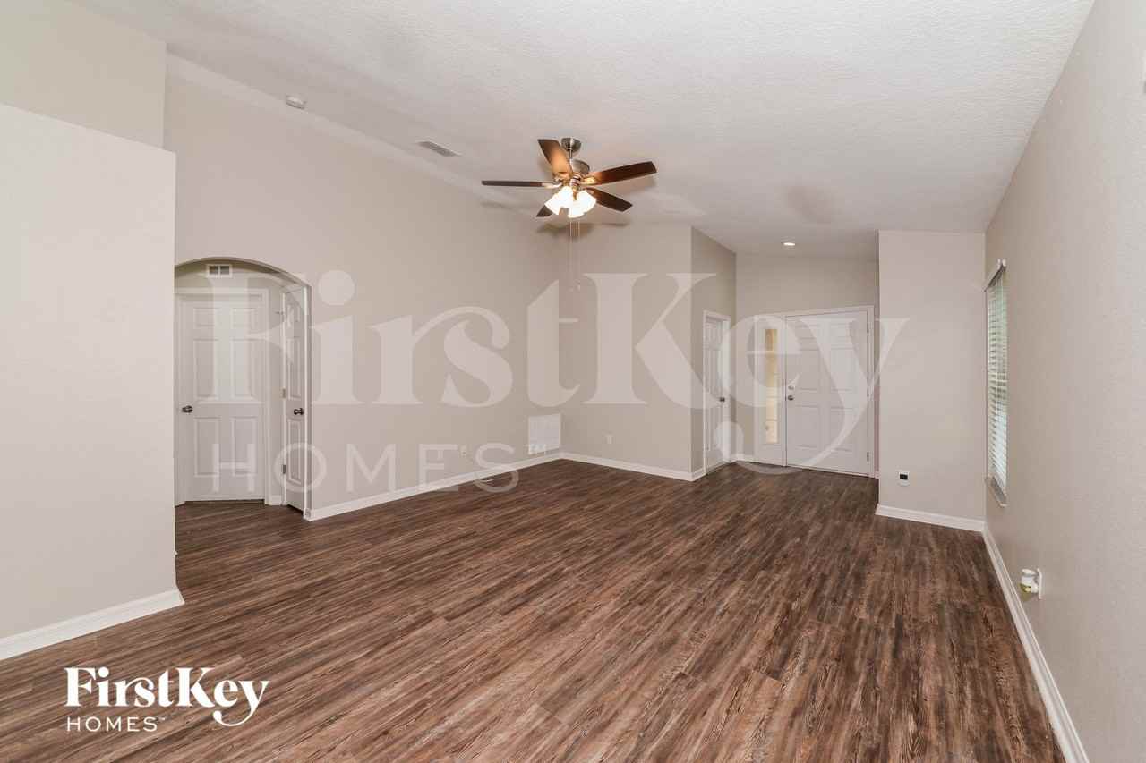 7435 Oxford Garden Cir - Photo 3 of 16