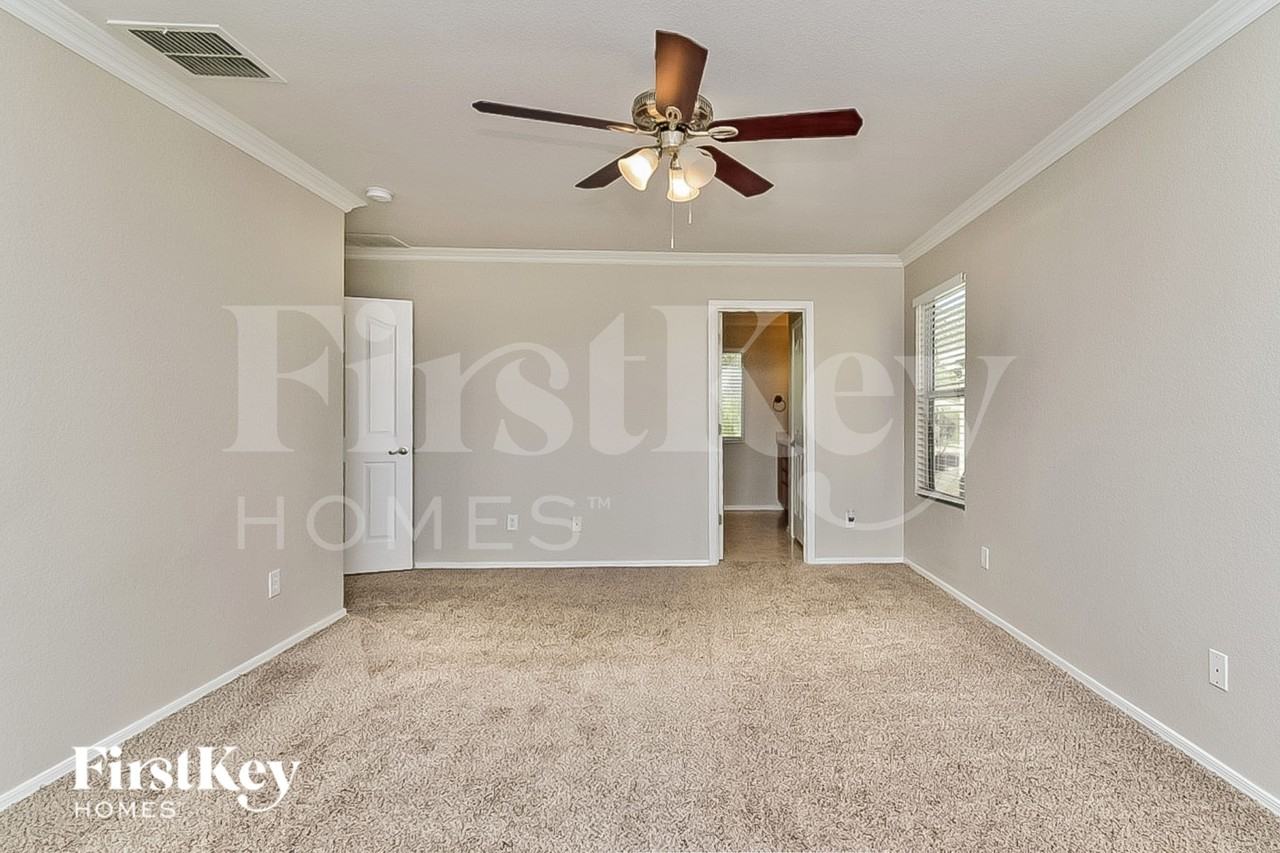 1499 W Beantree Ln - Photo 6 of 15