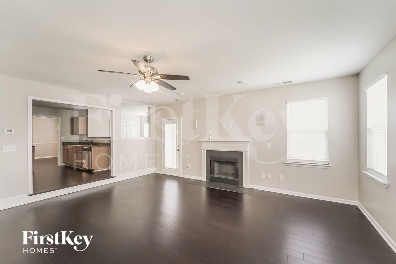 5309 Kiev Dr - Photo 3 of 16