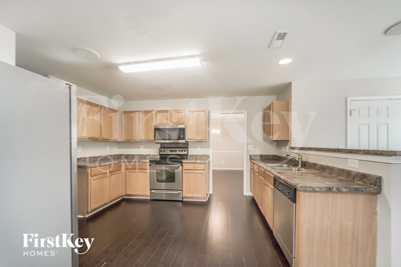 5309 Kiev Dr - Photo 6 of 16