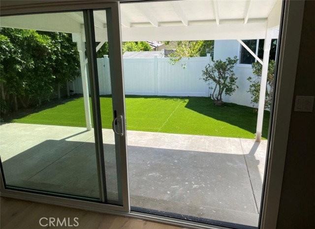 4900 Enfield Ave - Photo 6 of 8