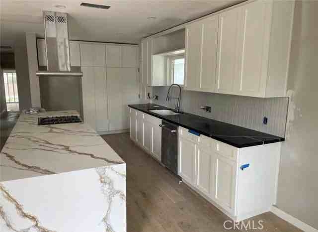4900 Enfield Ave - Photo 7 of 8