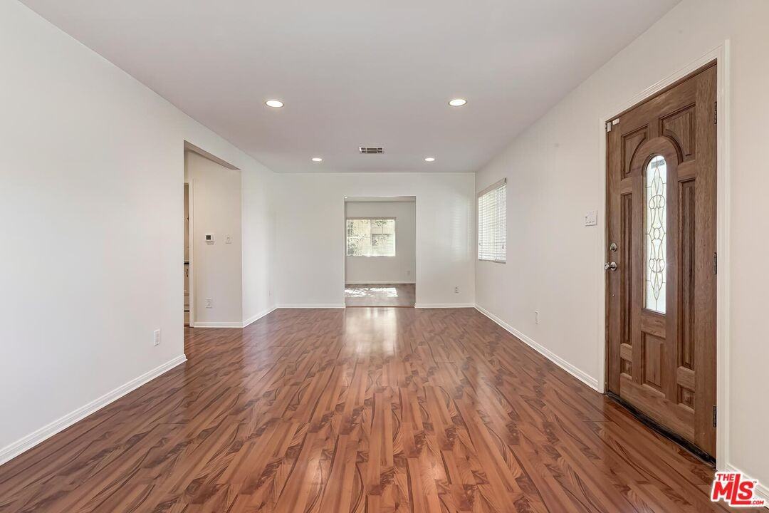 17322 Martha St - Photo 3 of 8