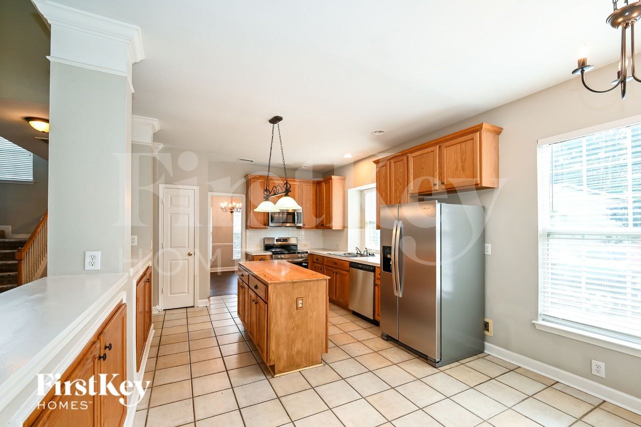 5611 Branthurst Dr - Photo 7 of 16
