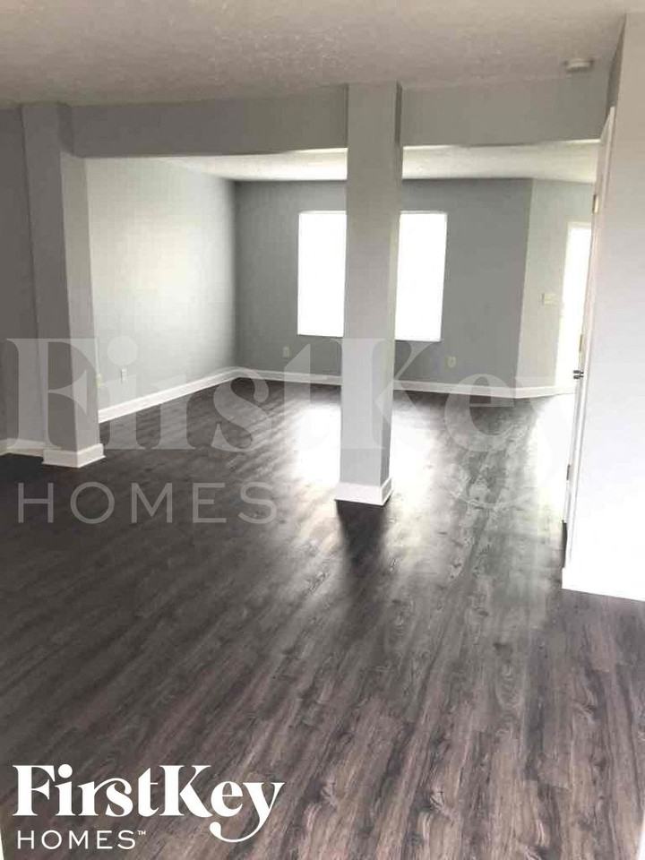 6573 Abingdon Hall - Photo 3 of 24