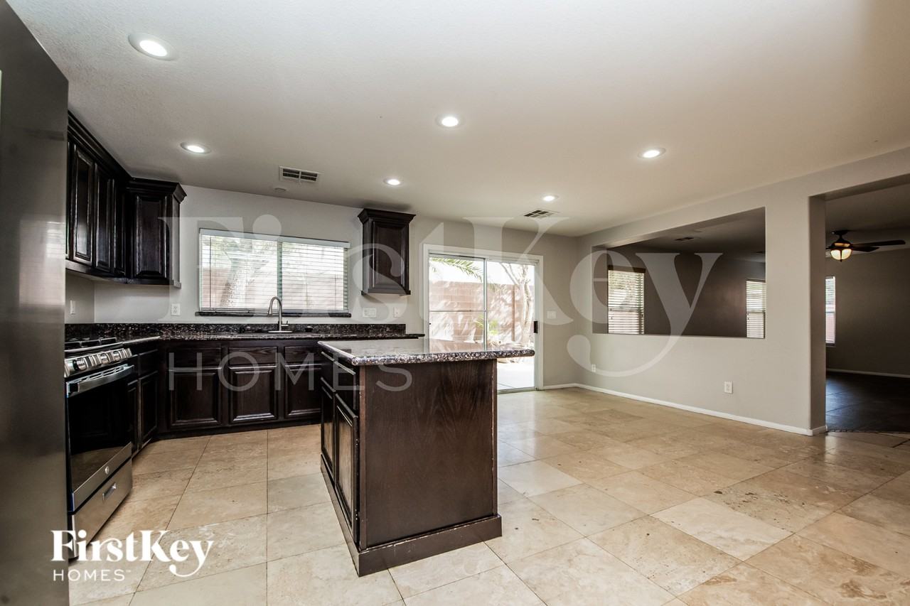 5048 Indigo Gorge Ave - Photo 5 of 16